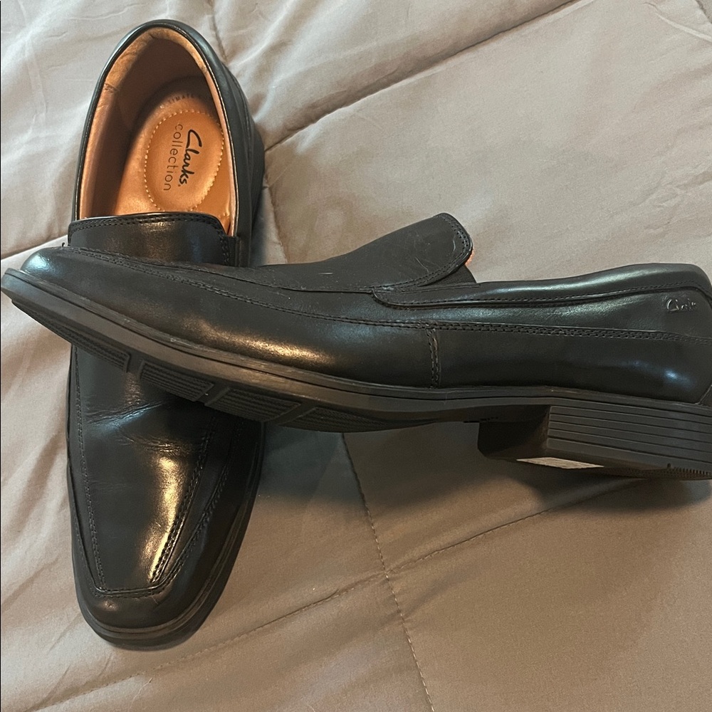 Clarks Men’s Black Slip-On Loafer
